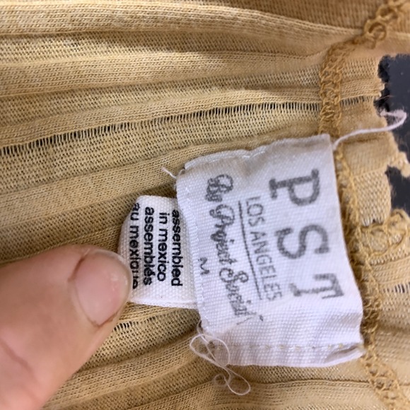 Project Social T Top Womens Medium Yellow Ribbed V-Neck Short Sleeve Tee Y2K - Picture 3 of 6